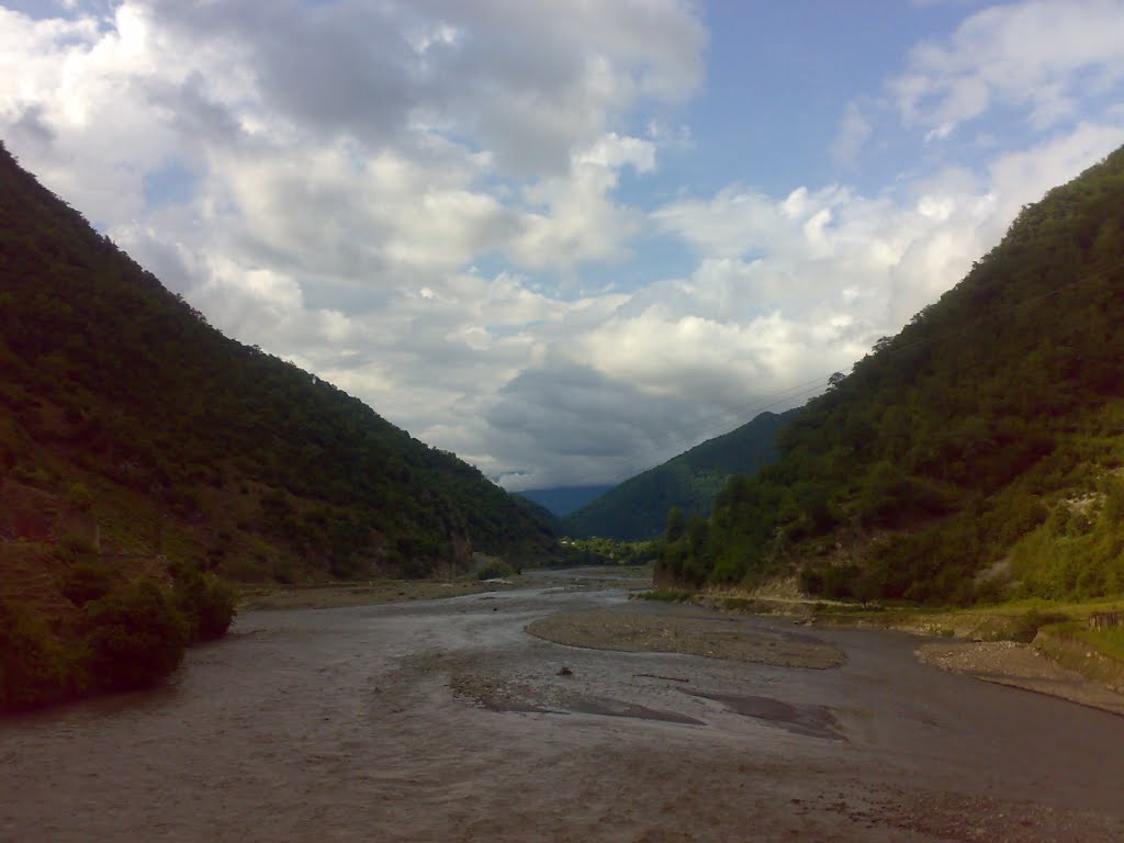 horse water" (ckhenisckali) canyon_Lechkhumi, tsageri