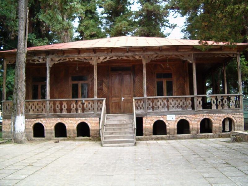 Chadrakis saxli