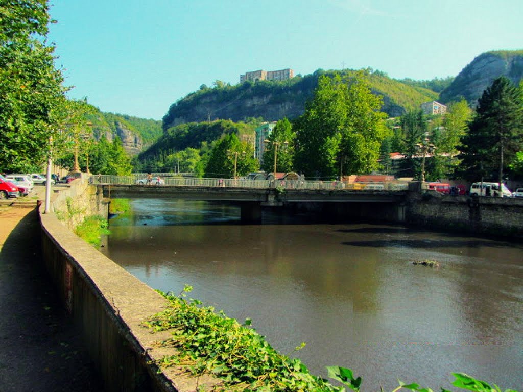 bridge on the river kvirila