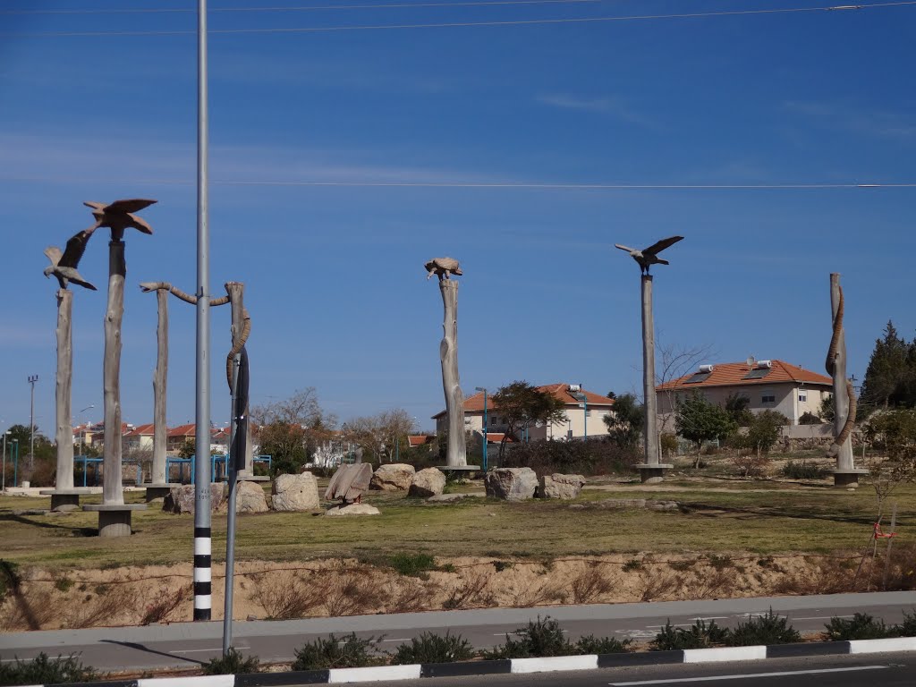 Arad Statues