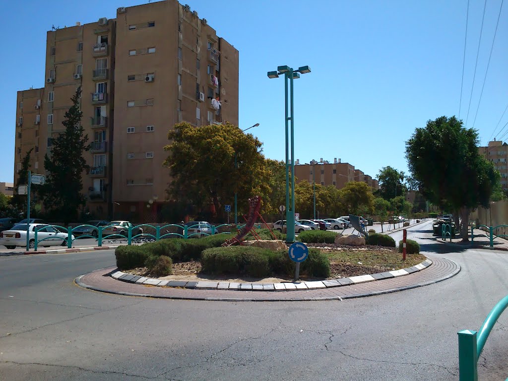 Merkhavim - Tayib square, Dimona