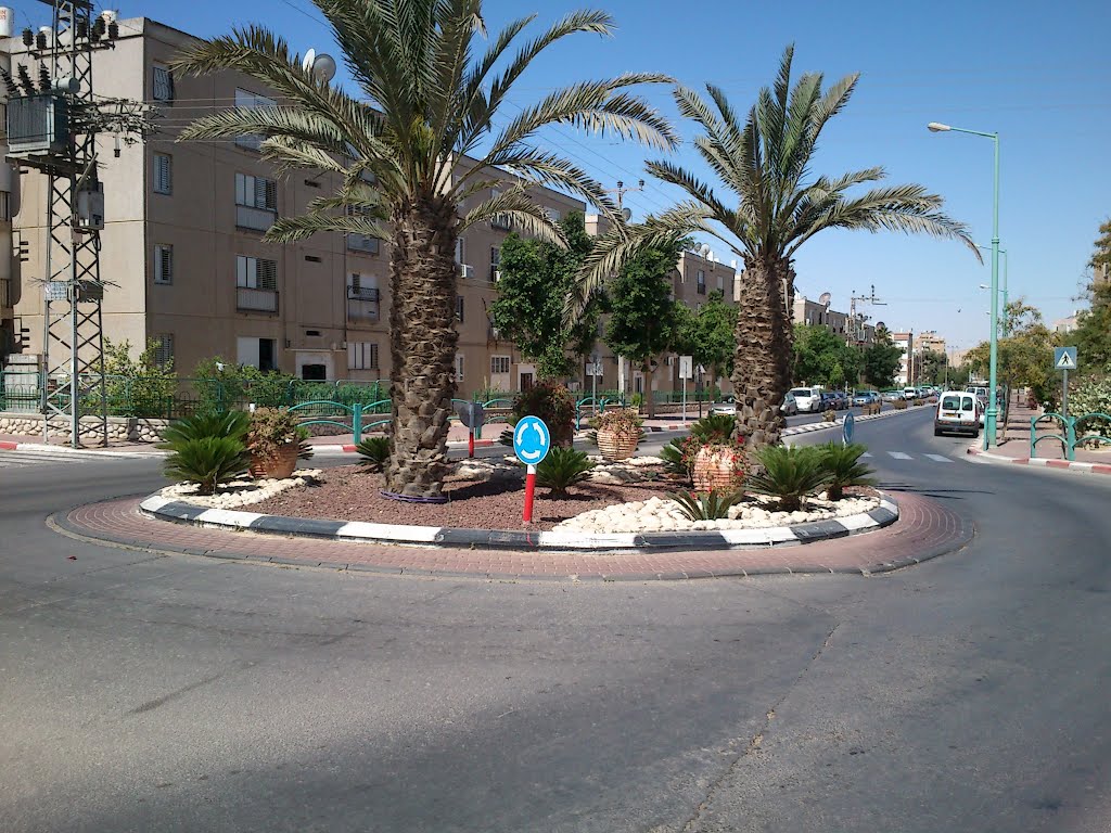 HaMaapil - Mishol HaYona square, Dimona