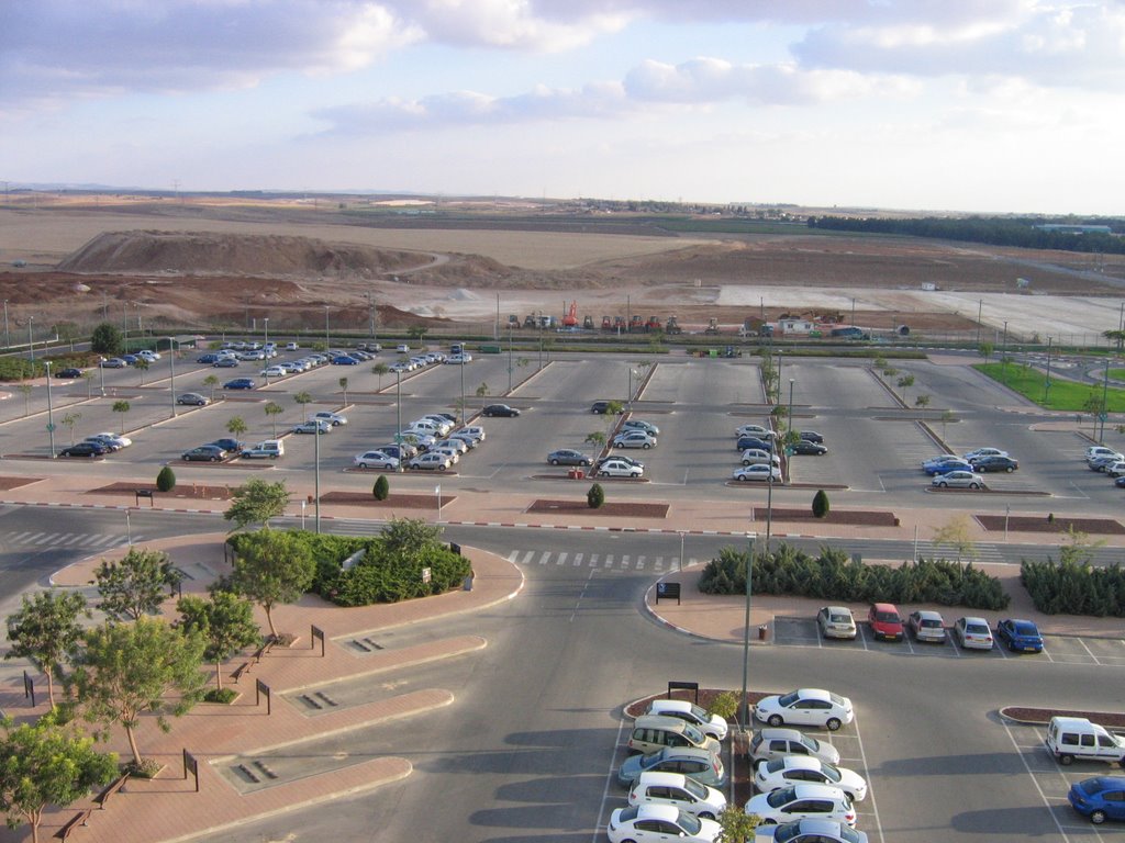 View from Intel FAB18 roof, south direction. Vehicle parking before building FAB28.