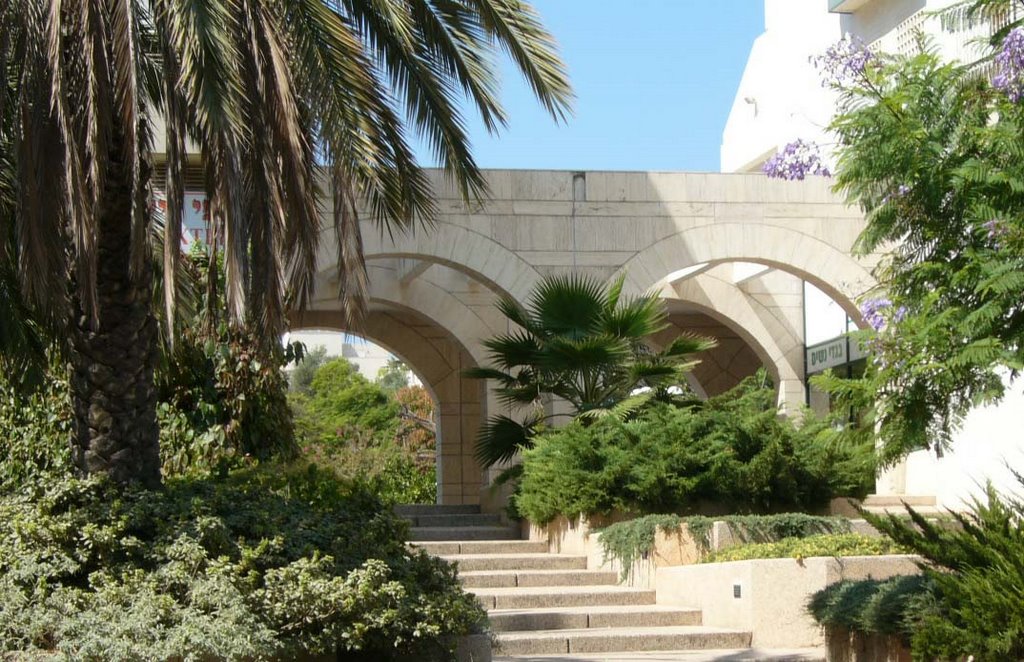 near peatonal jerusalem street