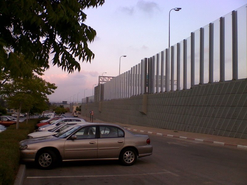 glass fence antisound defence between road and town