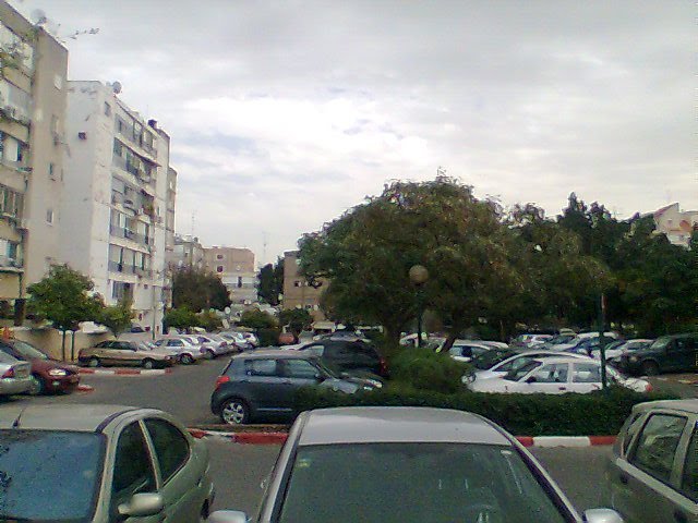 Car parking behind Beit Yatir