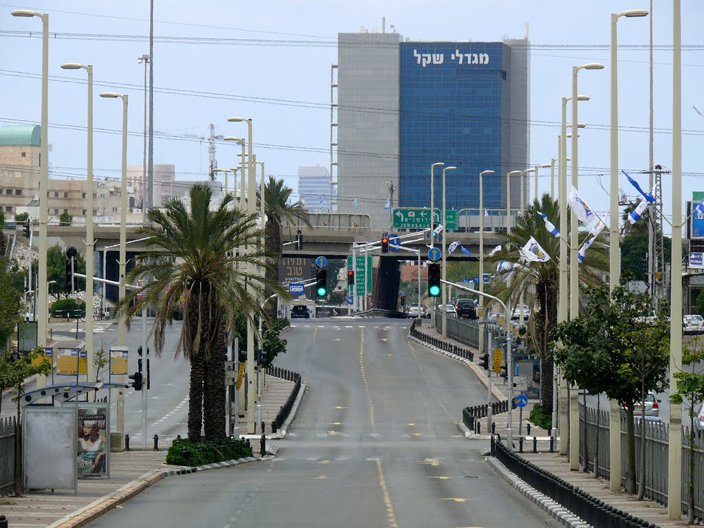 Shabbat, the seventh day of the Jewish week, Derech Zeev Jabotinsky, Petah Tikva (07-MAY-11)