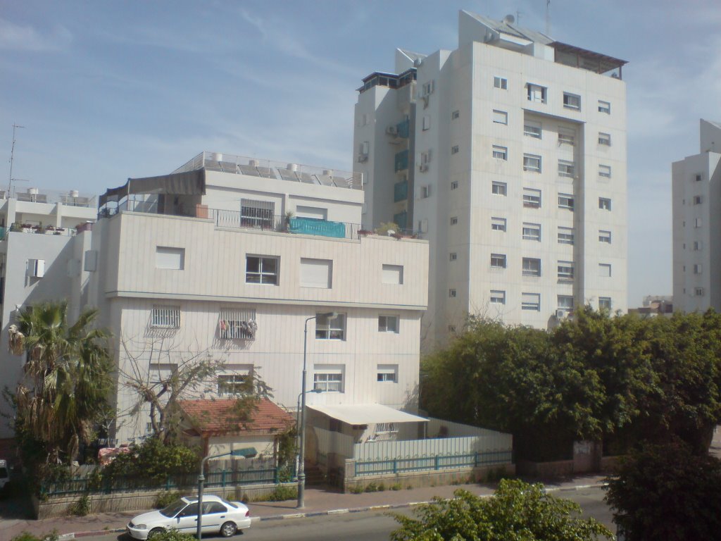 Lod, Ganey Aviv Northern District