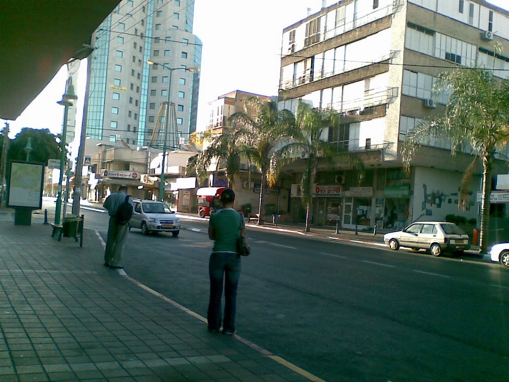 Histadrut street at 6:30 in the morning