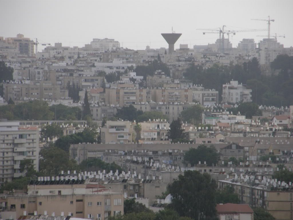 вид на Бней Брак со стороны П-Тиквы, view of Bnei Braq from Petah Tiqua