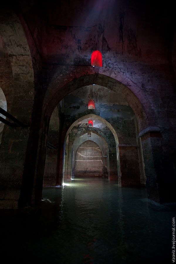 Pool of Arches