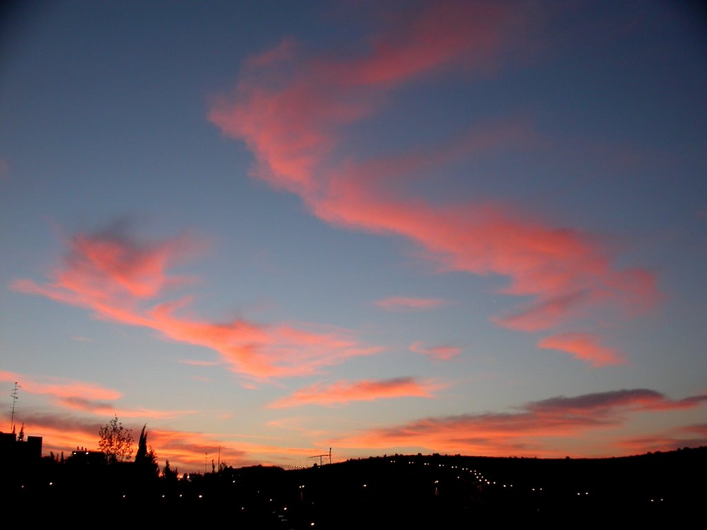Daybreak in Ariel (17-APR-03)