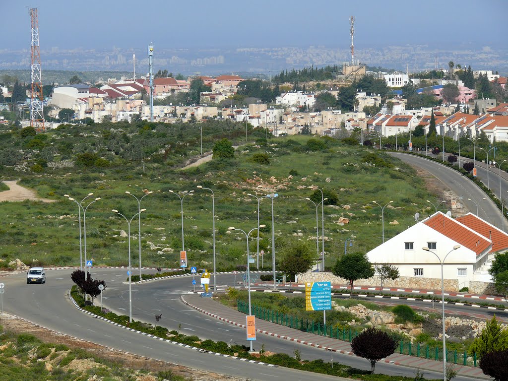 Sderot Yerushalayim, Ariel
