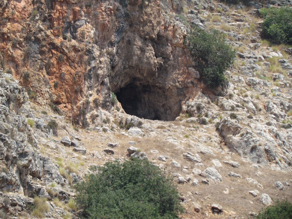 Karmiel region, Nahal Hilazon Upper Hilazon Cave 2, Israel