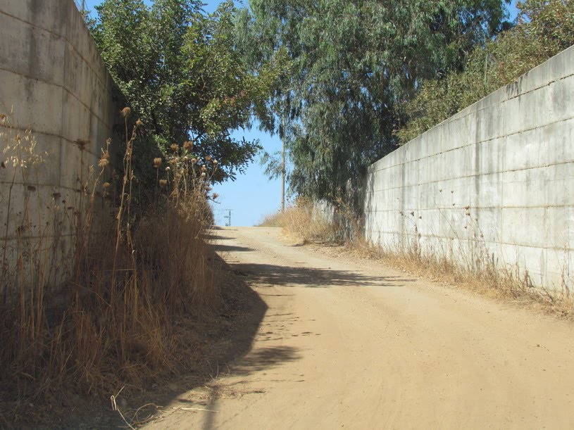 Front of Elroy, through 4x4 vehicles under the road, Israel