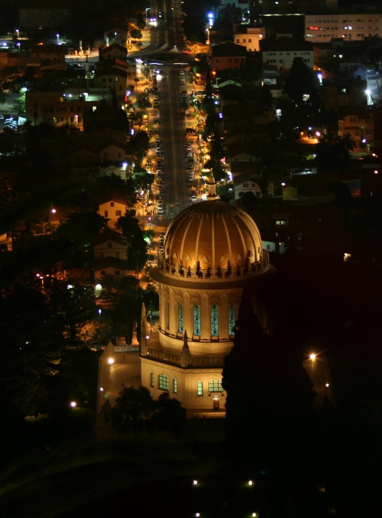 Bahai temple at night time