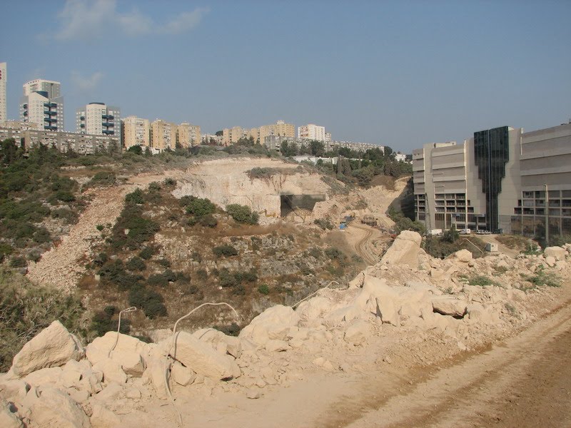 Haifa, Concrete work last preparations to the cushion the northern Caramel Tunnel 3, Israel