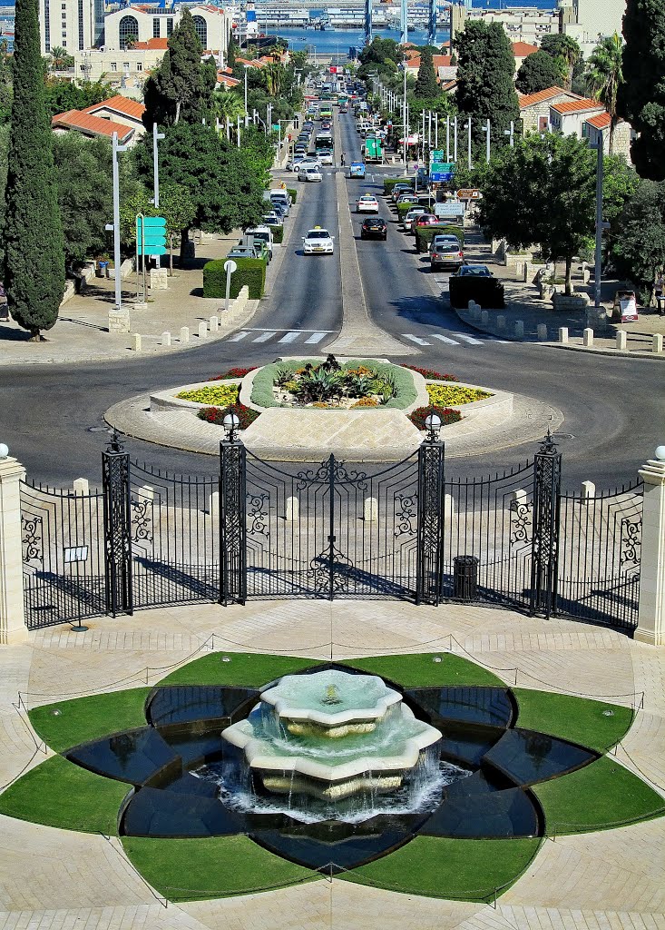 Bahá’í World Centre.   Fountain  "Black Lotus"