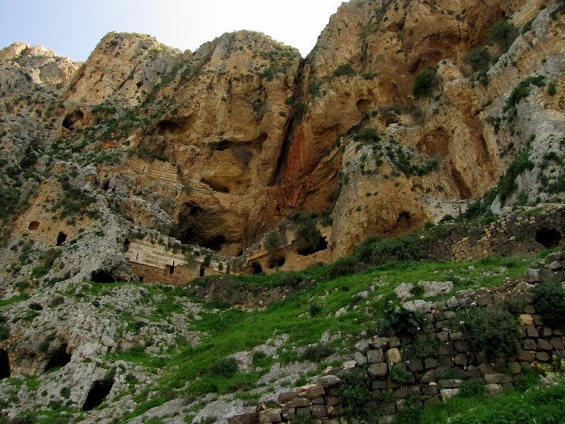 The fortress and caves on the cliff of Mt. ARBEL - המבצר והמערות במצוק הר ארבל