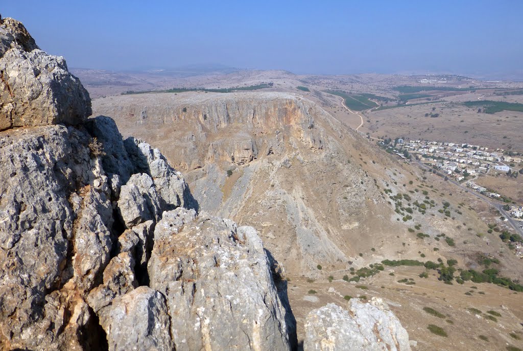 Caves (the tomb of Sheth)