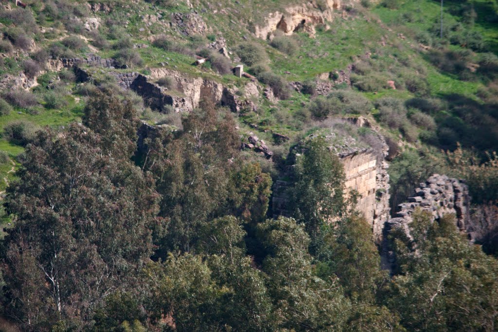 Judean ruins along hiking trail, Gamla, Golan Heights