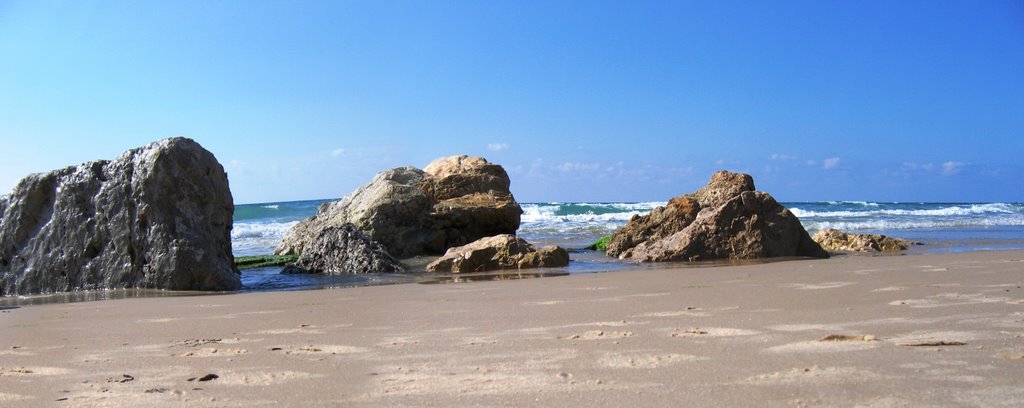 Three rocks. (Guards)