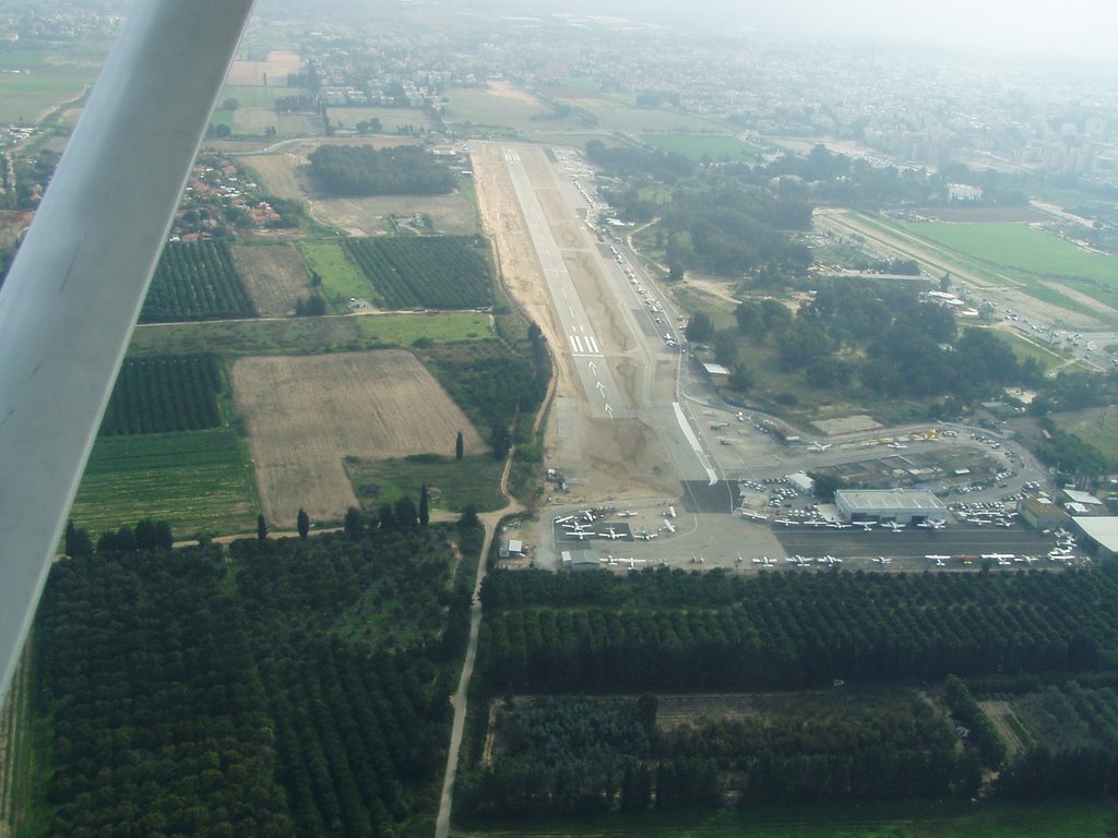 Herzlia Airport - Crosswind to Rwy 29