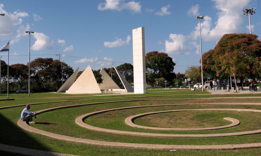 Tel Hashomer Sculpture by Karavan and Spiral 2009