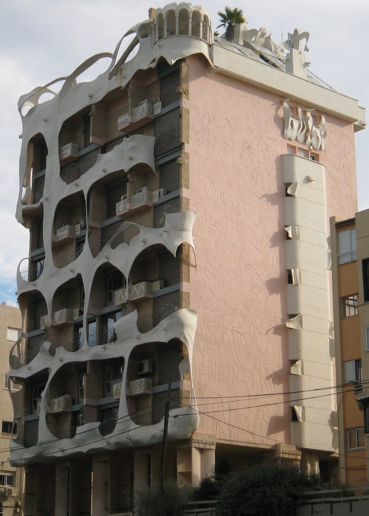 Tel Aviv, "Gaudiano" Israel