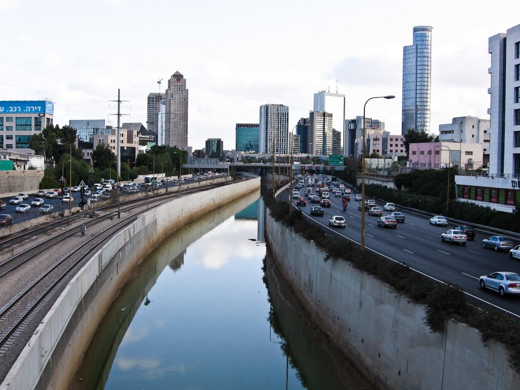 Tel Aviv near Azrieli center