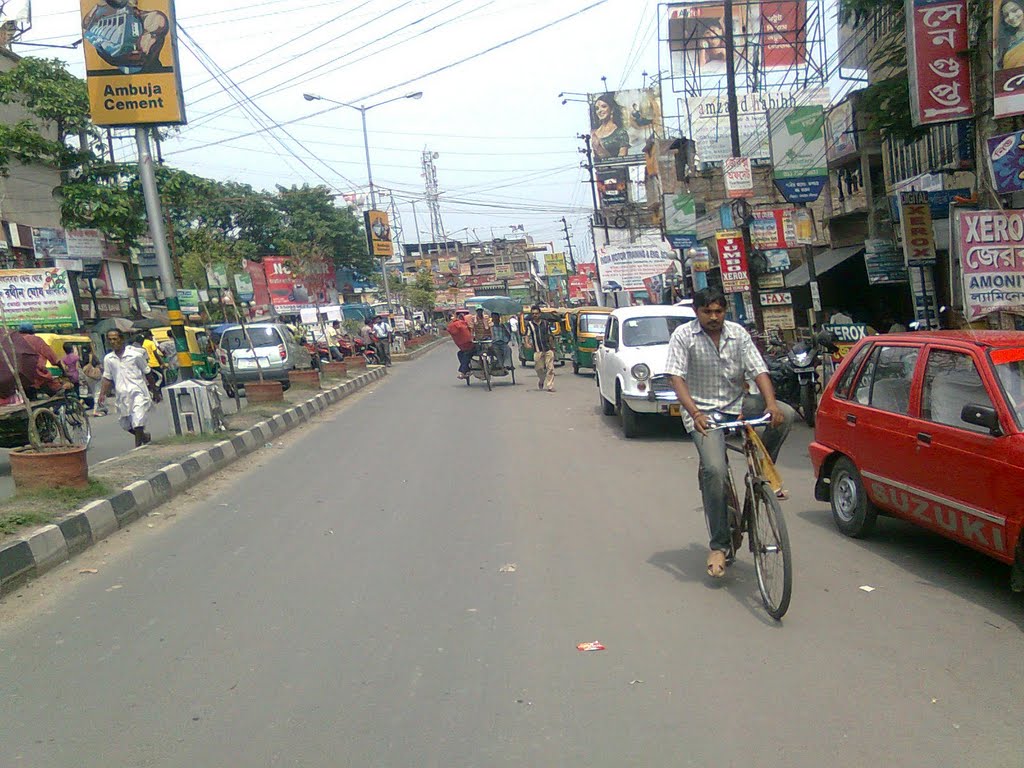 Madhyamgram St. Road...by  Samrat Majumder