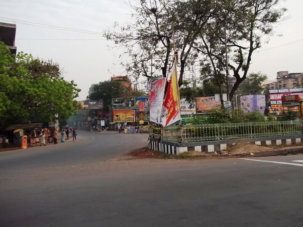 Dum Dum Park Bus Terminus - road junction     063458   2118