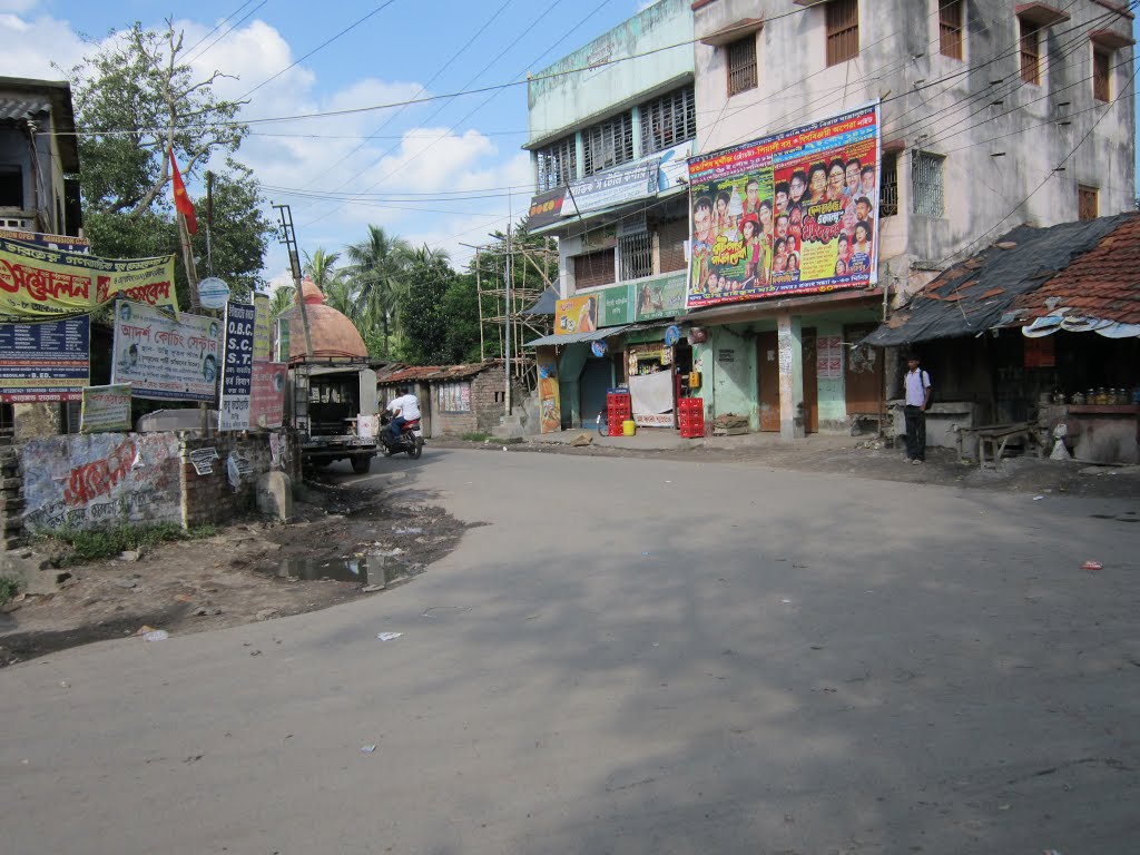 South 24 Parganas Road, Usthi More.