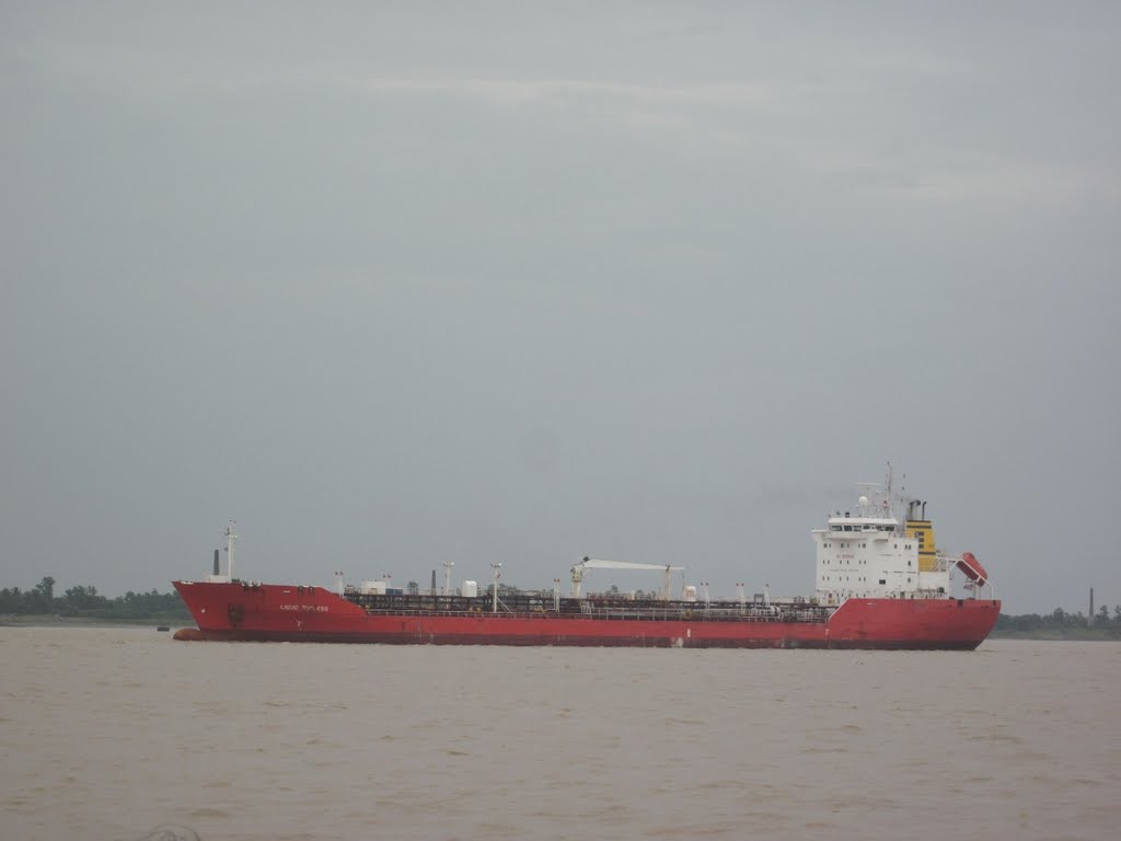 a red ship in hugli