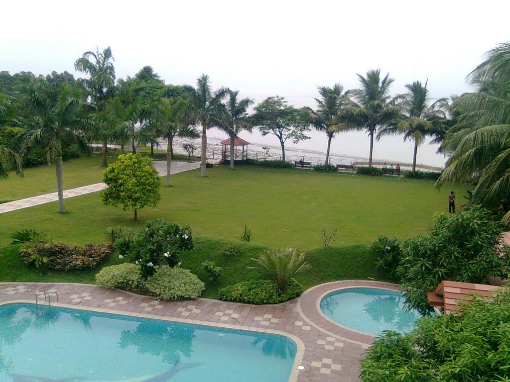 A small fine garden on the riverside at Diamond Harbour, India