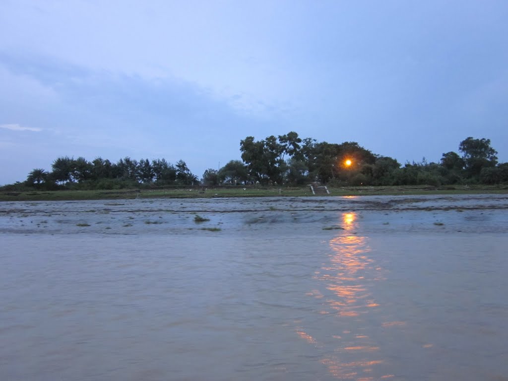 reflection of light in river hugli