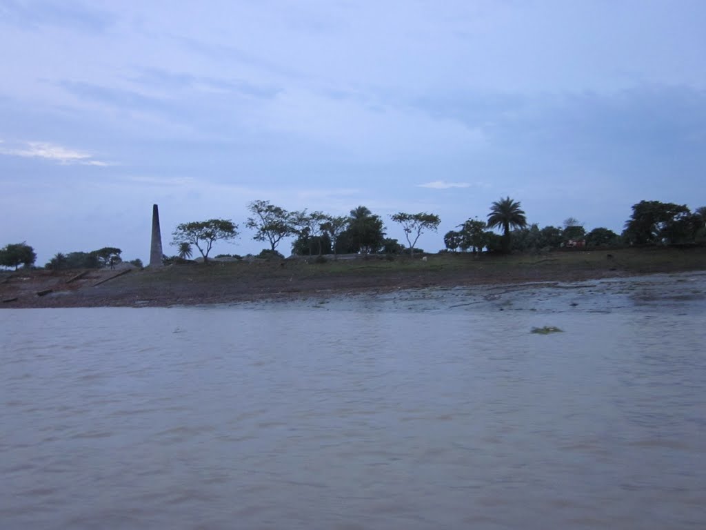 hugli river near to diamond harbour