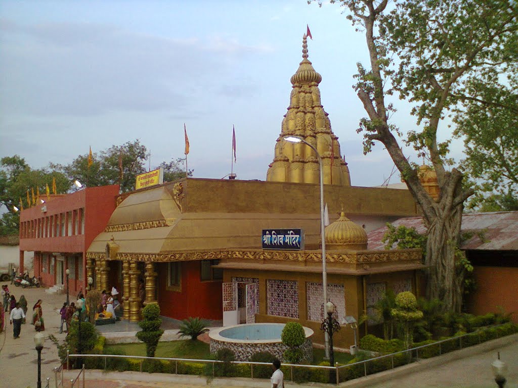getting ready for evening Arthi @ Bilaspur Dham