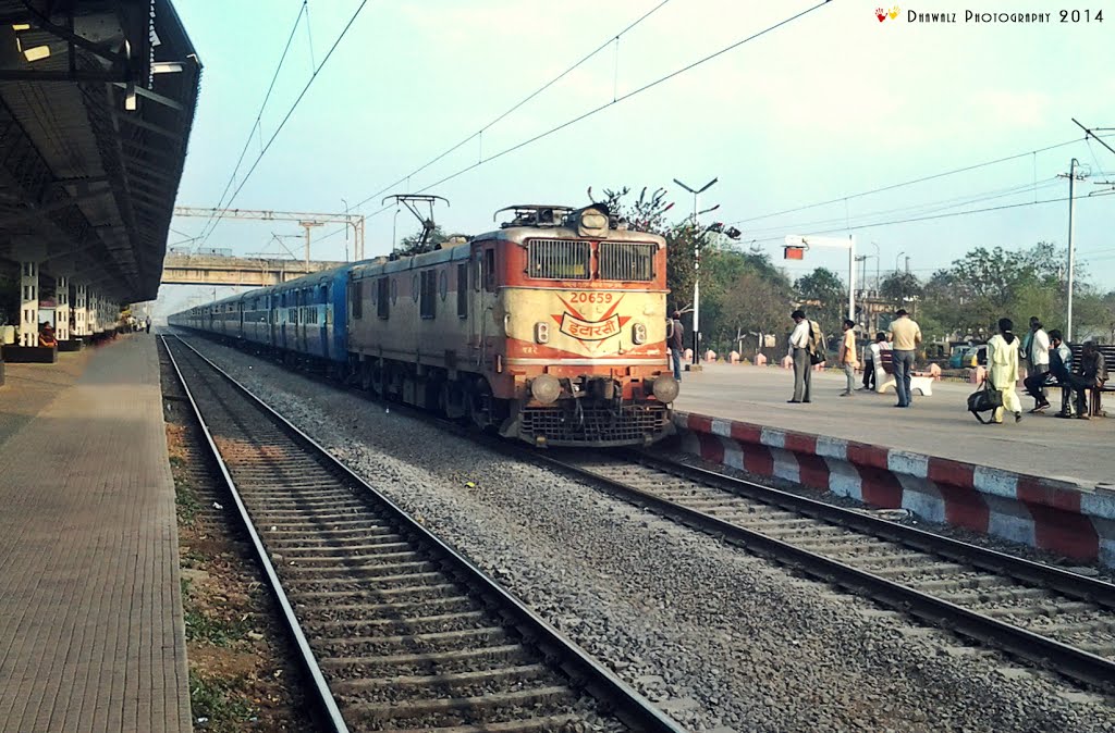 Itarsi (ET) WAM-46P #20659 with Supercrawler 18237 Chhattisgarh Express