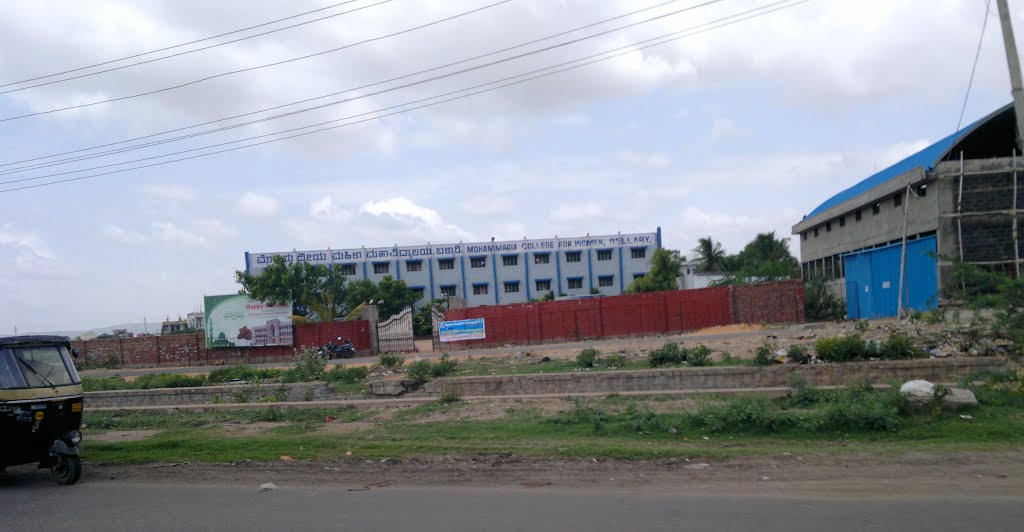 WOMEN College.