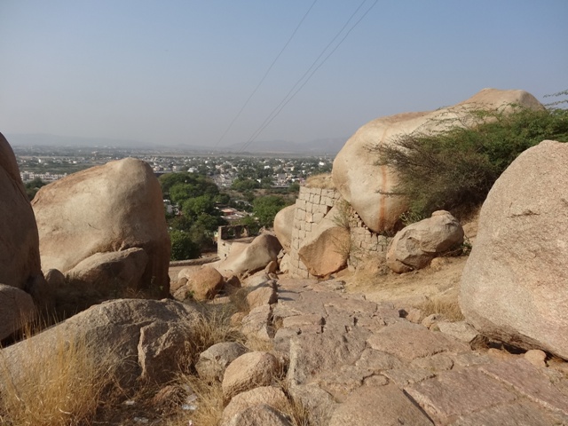 Bellary Fort ಬಳ್ಳಾರಿ ಕೋಟೆ பெல்லாரி கோட்டை బెల్లారే ఫోర్ట్बेल्लारी किला ബെല്ലാരി കോട്ട ବେଲ୍ଲାରି କିଲା ਬੇਲ੍ਲਾਰੀ ਕਿਲਾ  بیللاری فورٹ બેલ્લારી ફોર્ટবেল্লারী  ফোর্ট  ဗလ္လားရီး နန်တော်, တပ် བེལླཱརི རྫོང බෙල්ලාරි කොටුව- บัลลารี ฟอร์ท-바라리 에 포트 贝拉里堡- ベラリーフォート-Бел