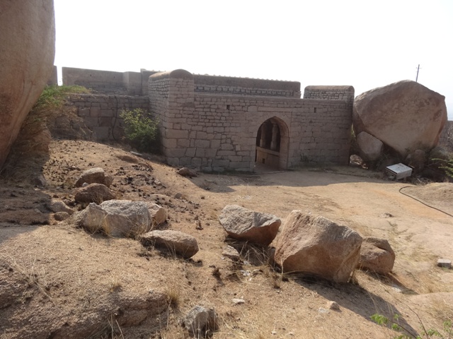 Bellary Fort ಬಳ್ಳಾರಿ ಕೋಟೆ பெல்லாரி கோட்டை बेल्लारी किला  ବେଲ୍ଲାରି କିଲା  بیللاری فورٹ    බෙල්ලාරි කොටුව- บัลลารี ฟอร์ท-바라리 에 포트- 2991.JPG