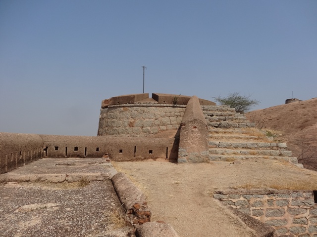 Bellary Fort ಬಳ್ಳಾರಿ ಕೋಟೆ பெல்லாரி கோட்டை बेल्लारी किला  ବେଲ୍ଲାରି କିଲା  بیللاری فورٹ    බෙල්ලාරි කොටුව- บัลลารี ฟอร์ท-바라리 에 포트- 3308.JPG