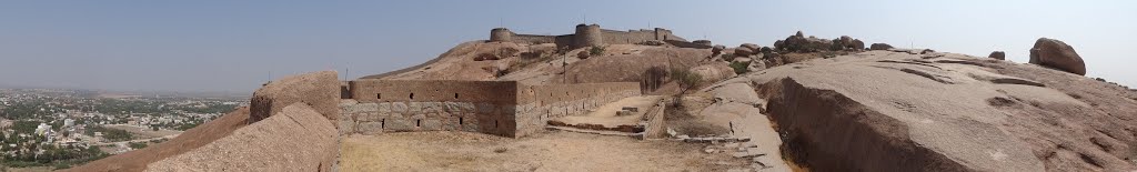 Bellary Fort ಬಳ್ಳಾರಿ ಕೋಟೆ பெல்லாரி கோட்டை बेल्लारी किला  ବେଲ୍ଲାରି କିଲା  بیللاری فورٹ    බෙල්ලාරි කොටුව- บัลลารี ฟอร์ท-바라리 에 포트- 3321.JPG