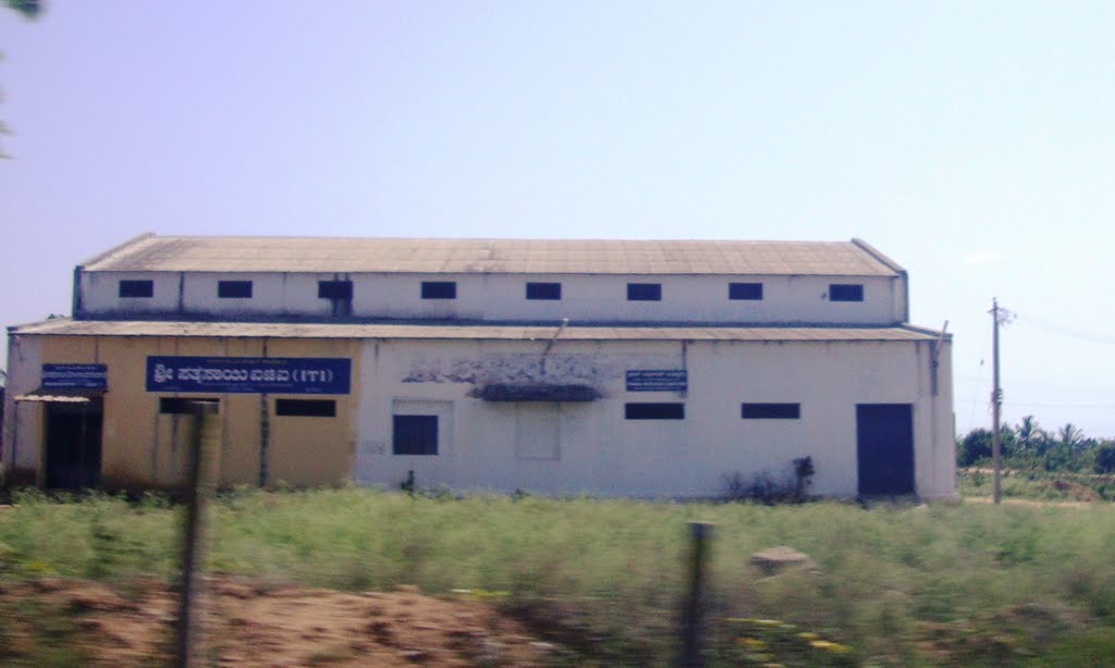 DSC01199  ITI,Malavagoppa near Nidige 09.53.26