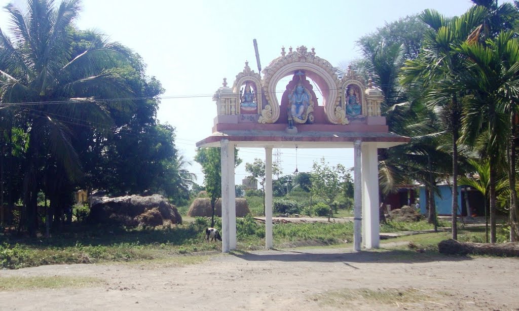 DSC01208   Arch Gate for SaneeMahatma temple devi sree mahalaxmi,annapoorneswari & Saraswathi temples 09.59.23