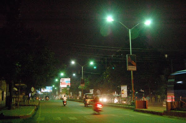Lamington road at night