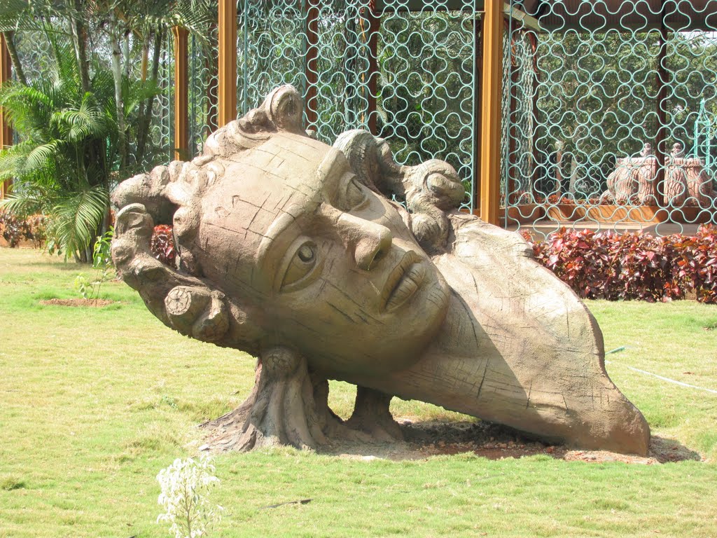 sculpture in park, hubli, karnataka