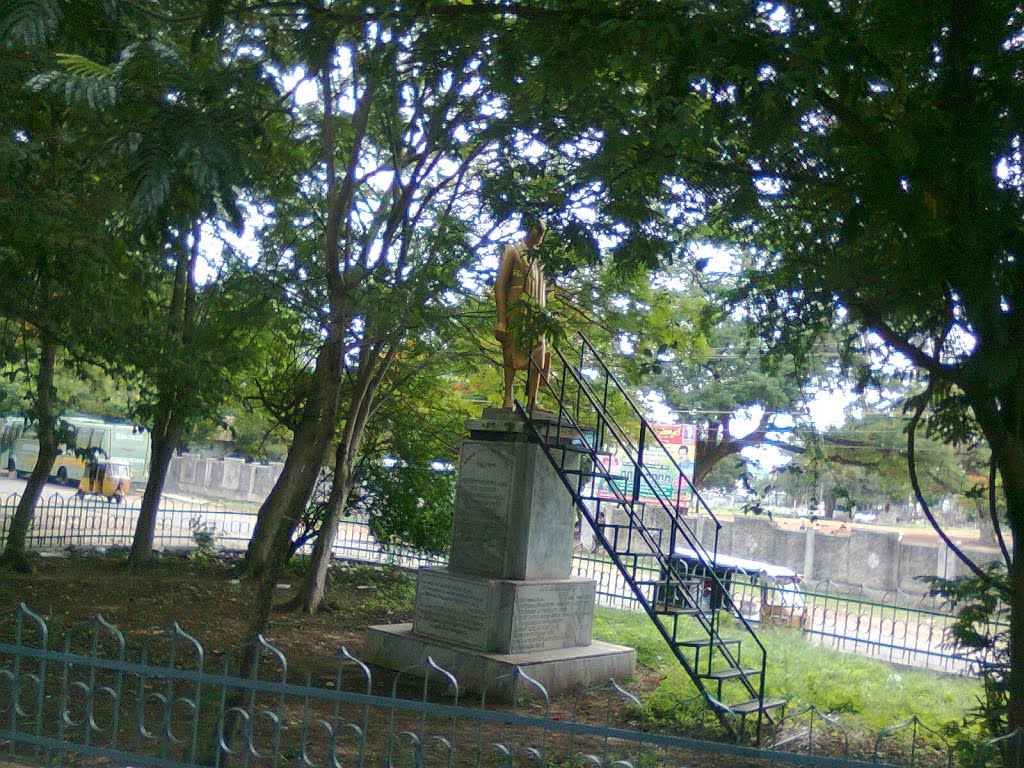 A statue at PR Degree college  Kakinada (G.John Babu)