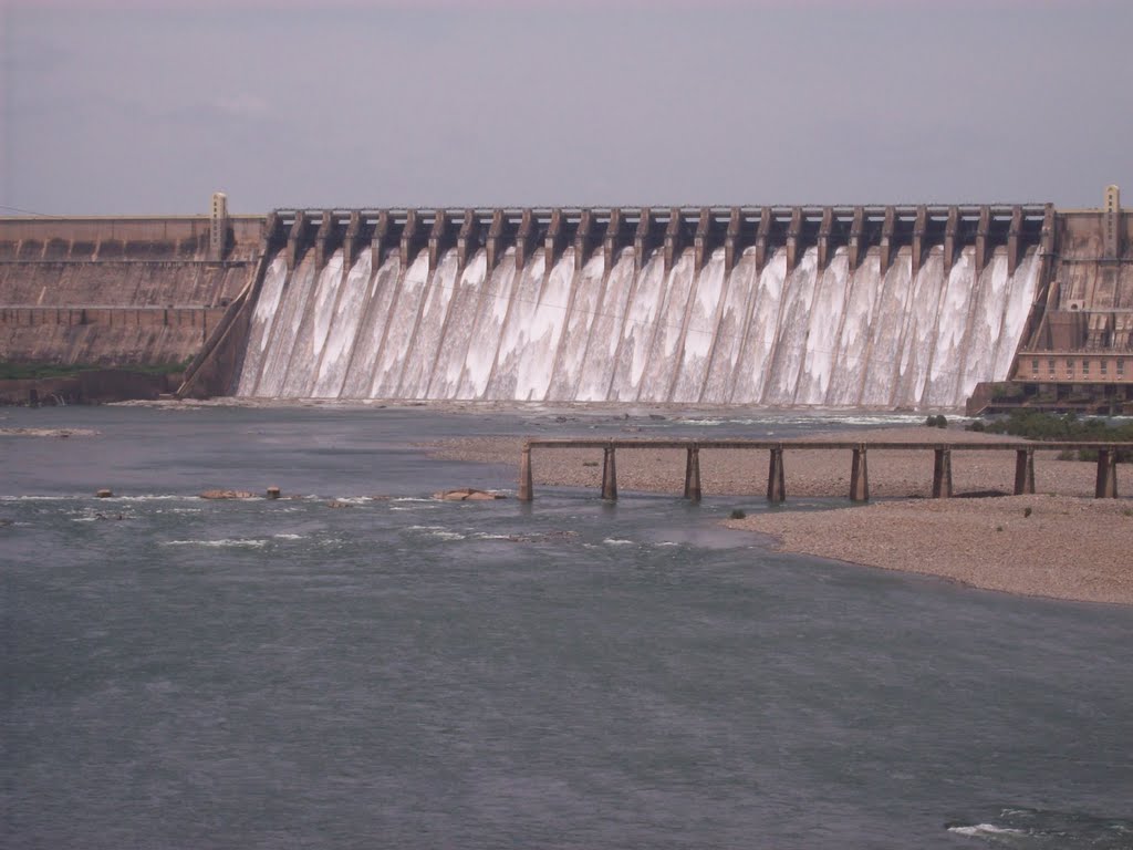 Nagarjuna sagar dam (RamaReddy Vogireddy)